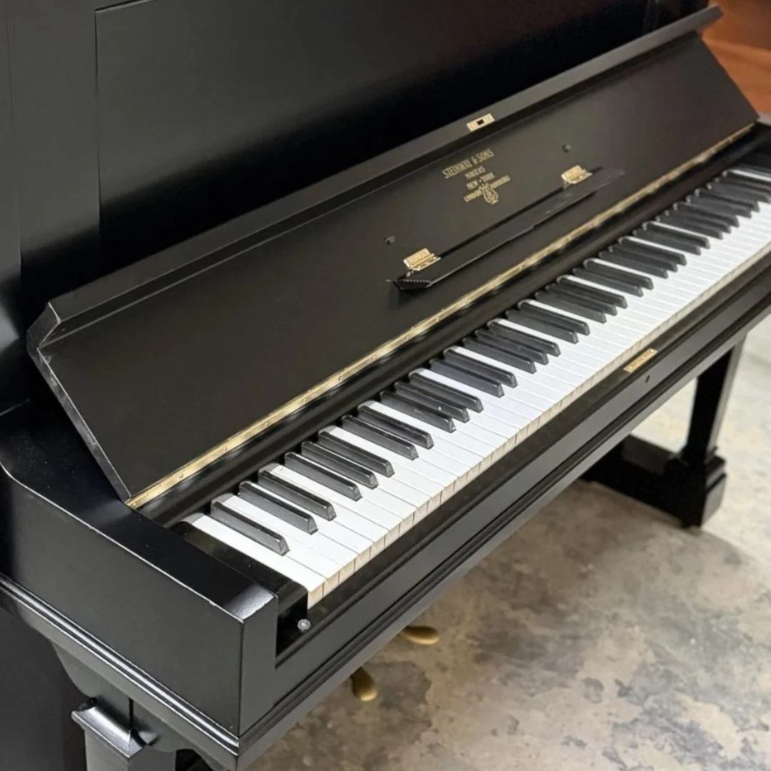 Angled view along the keyboard